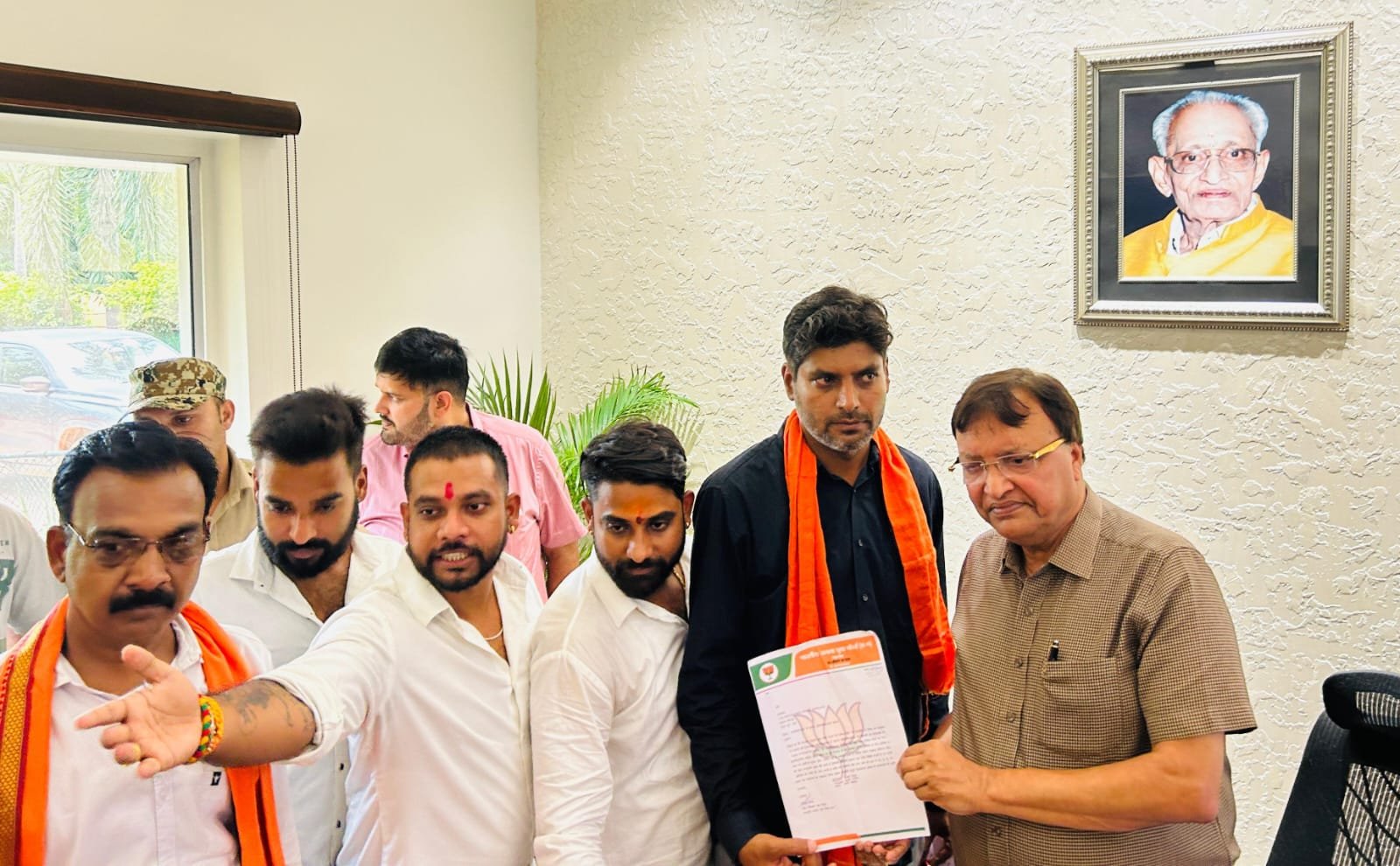 संजय रुंगटा ग्रुप की शैक्षणिक संस्थानों में स्टूडेंट्स से अवैध वसूली का भाजयुमों ने लगाया आरोप, जमकर प्रदर्शन कर प्रबंधन को सौपा ज्ञापन