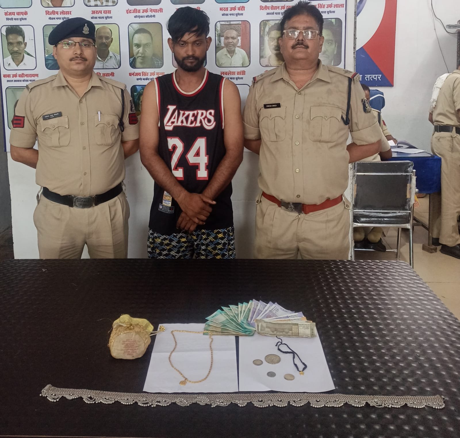 चोरी के आभूषण बेचने के प्रयास में धरा गया आरोपी, दुर्गा पारा लक्ष्मी नगर सुपेला में तूने घर से की थी चोरी