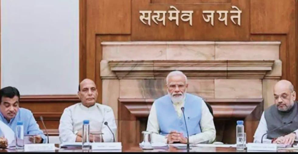 मोदी सरकार का बुजुर्गों को तोहफा, अब आयुष्मान भारत योजना में कवर होंगे 70 साल पार के सभी नागरिक, इस योजना से 6 करोड़ बुजुर्ग होंगे लाभान्वित मोदी सरकार का बुजुर्गों को तोहफा, अब आयुष्मान भारत योजना में कवर होंगे 70 साल पार के सभी नागरिक, इस योजना से 6 करोड़ बुजुर्ग होंगे लाभान्वित