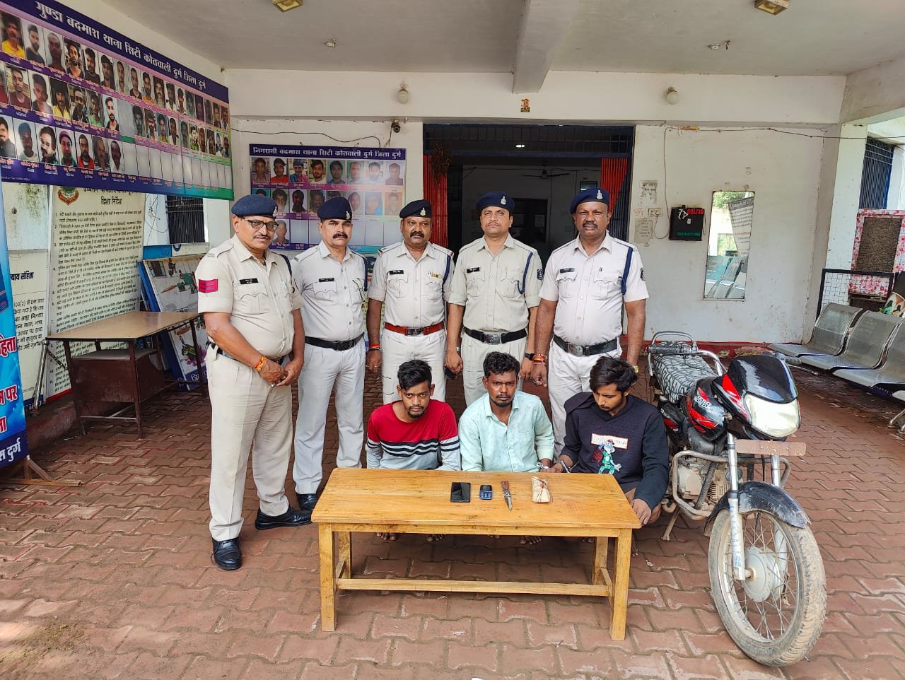 पुराने दुश्मनी भुनाने के लिए शंकर यादव की हुई हत्या, मुख्य आरोपी ने साक्ष्य छुपाने जलाए कपड़े, दो सगे भाई सहित चार गिरफ्तार