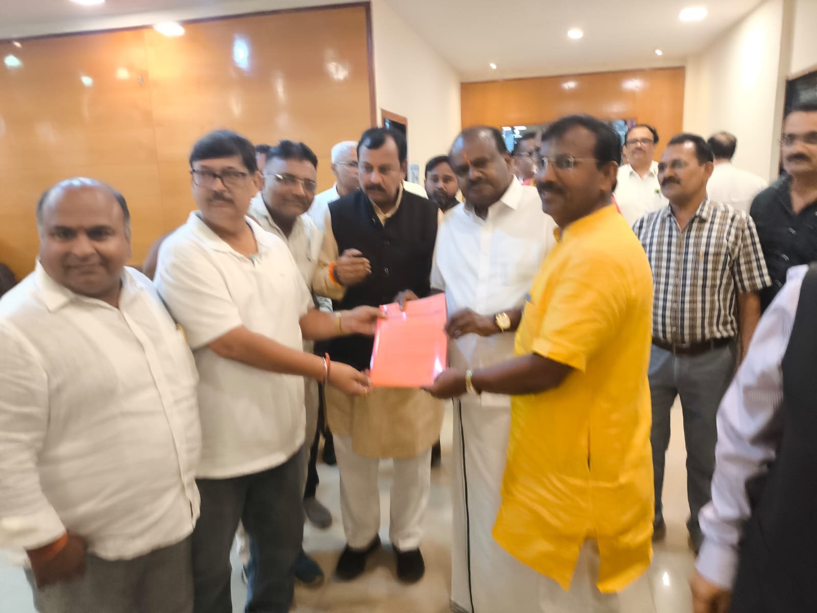 सेल कर्मचारी के 39 माह का बकाया वेतन भुगतान सहित आधा दर्जन मांगे रखी बीएएमस ने केंद्रीय इस्पात मंत्री के समक्ष, मिला सकारात्मक आश्वासन