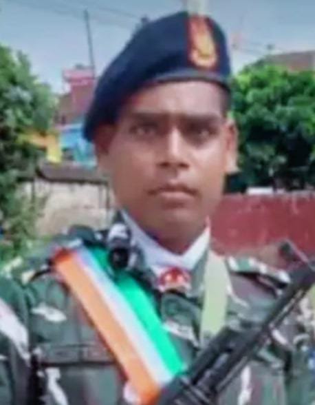 🛑 CRPF जवान ने की खुदकुशी, फांसी पर लटकी मिली लाश, 22 दिन में आधा दर्जन जवान कर चुके Suicide