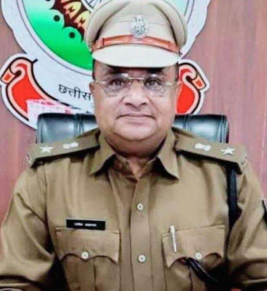 कबीरधाम लोहारडीह विवाद के बाद बड़ी सर्जरी, कलेक्टर महोबे और SP अभिषेक पल्लव हटाए गए, राजेश अग्रवाल होंगे कवर्धा के नये SP, बैंकर वैभव बने बलरामपुर रामानुजगंज के कप्तान