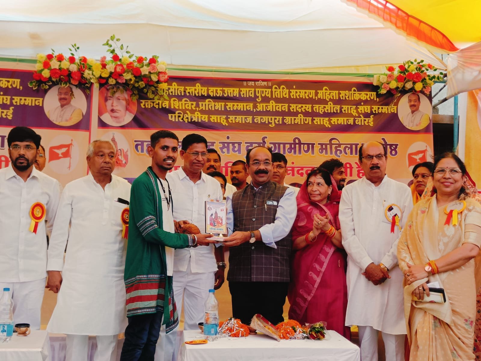 दुर्ग जिले के कलाकार चंद्र प्रकाश साहू को उप मुख्यमंत्री ने किया सम्मानित
