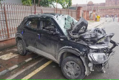 Raftaar का कहर 🛑 फुटपाथ पर 2 मजदूरों को कार ने कुचला, एक की मौत
