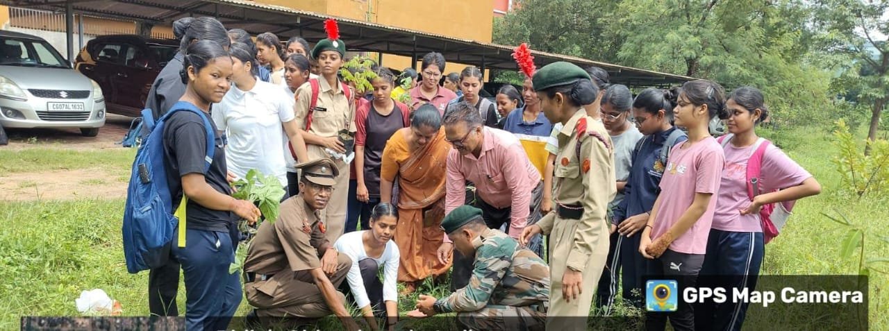 सेंट थॉमस महाविद्यालय, भिलाई के एनसीसी इकाई द्वारा एक पेड़ मां के नाम अभियान के तहत किया पौधारोपण सेंट थॉमस महाविद्यालय, भिलाई के एनसीसी इकाई द्वारा एक पेड़ मां के नाम अभियान के तहत किया पौधारोपण