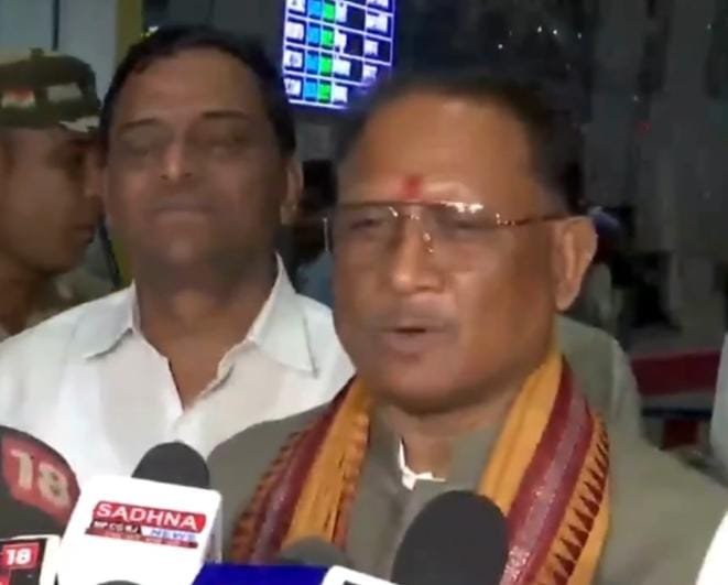गृह मंत्री अमित शाह वामपंथी उग्रवाद से प्रभावित राज्यों की कल लेंगे बैठक, CM विष्णुदेव दिल्ली रवाना