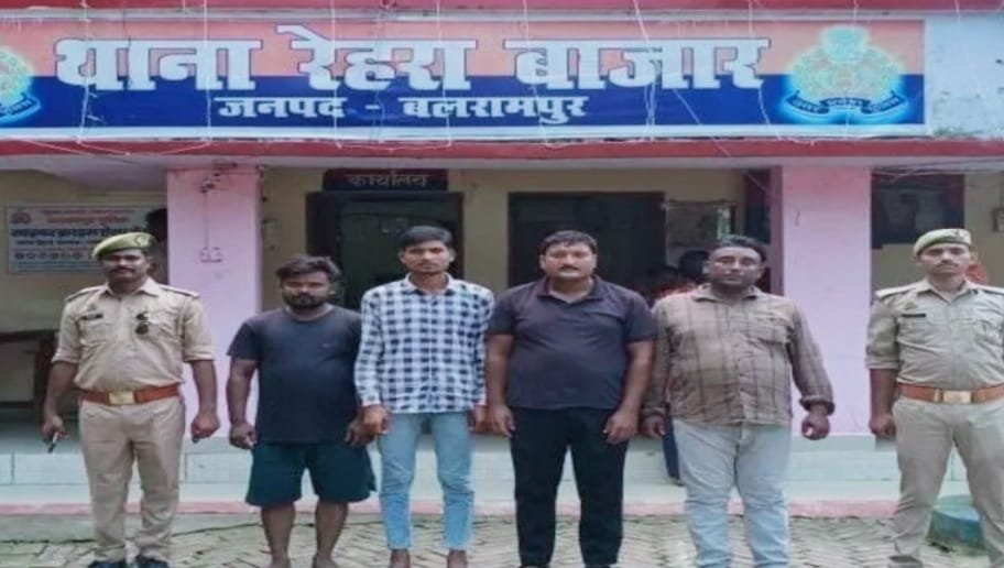 पंडाल में घुस गया अरबाज, भगवा ध्वज को नाली में फेंका, भजन बंद करवा भोजपुरी गाना बजाने का डाला दबाव, महिला श्रद्धालुओं से बदसलूकी भी, दुर्गा पंडाल में हंगामा, पुलिस ने 4 लोगों को किया गिरफ्तार