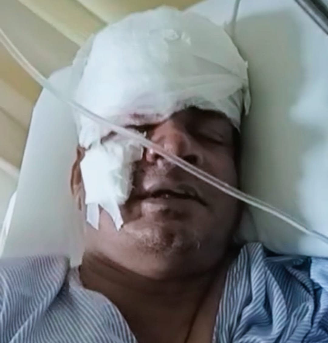 देवी दर्शन कर लौट रहे कांग्रेस नेता की कार खड़ी हाईवा से टकराई, 2 बच्चे समेत 7 घायल पहुंचे हास्पिटल, एयर बैग खुलने से बची जान