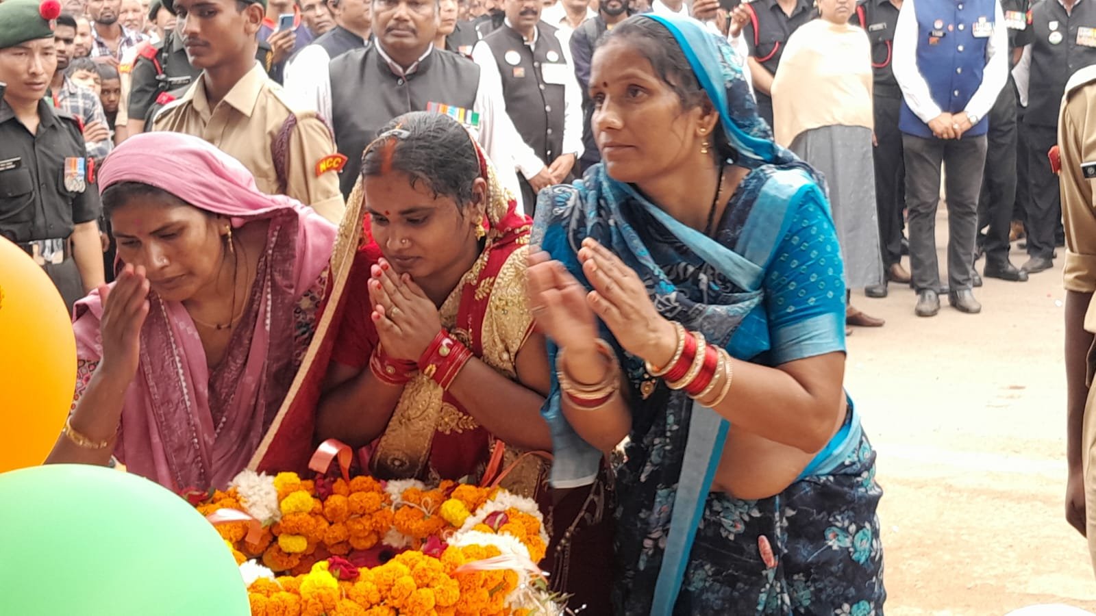 लेह-लद्दाख के बर्फीली पहाड़ी क्षेत्र पर मां भारती की रक्षा करते शहीद हुए जवान उमेश, सैनिक सम्मान के साथ गृह ग्राम कोडिय़ा दुर्ग में किया गया अंतिम संस्कार