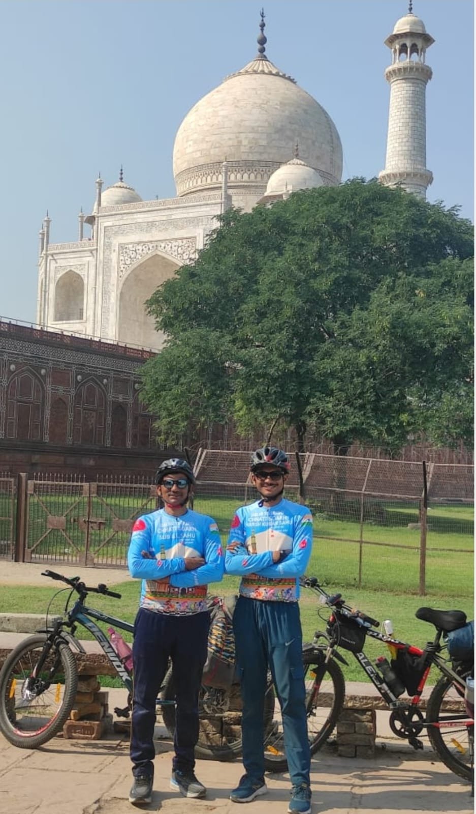 साइकिलिंग करते हुए दिल्ली से दुर्ग आ रहे हैं रिटायर्ड आर्मी सूबेदार एवं पुत्र