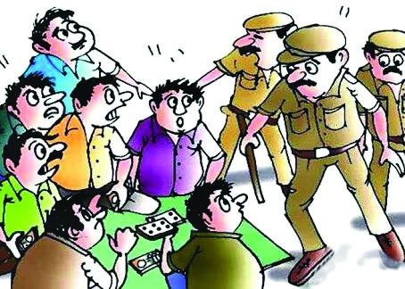 भिलाई के रिसाली में सजी थी जुआ की महफ़िल, तभी आ धमकी पुलिस, 8 पकड़ाए, दांव में लगे रूपये जब्त