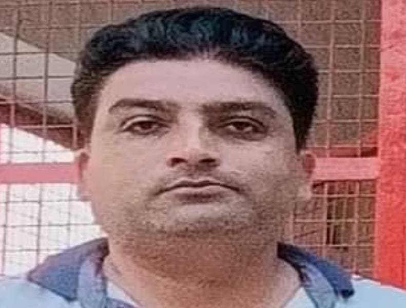 दीपावली के दिन भाजपा नेता के घर का बुझ गया इकलौता चिराग, पत्नी की हालत गंभीर, दो बच्चों के सर से उठा पिता का साया, देवस्थान पर दीपक जलाने के दौरान हमला