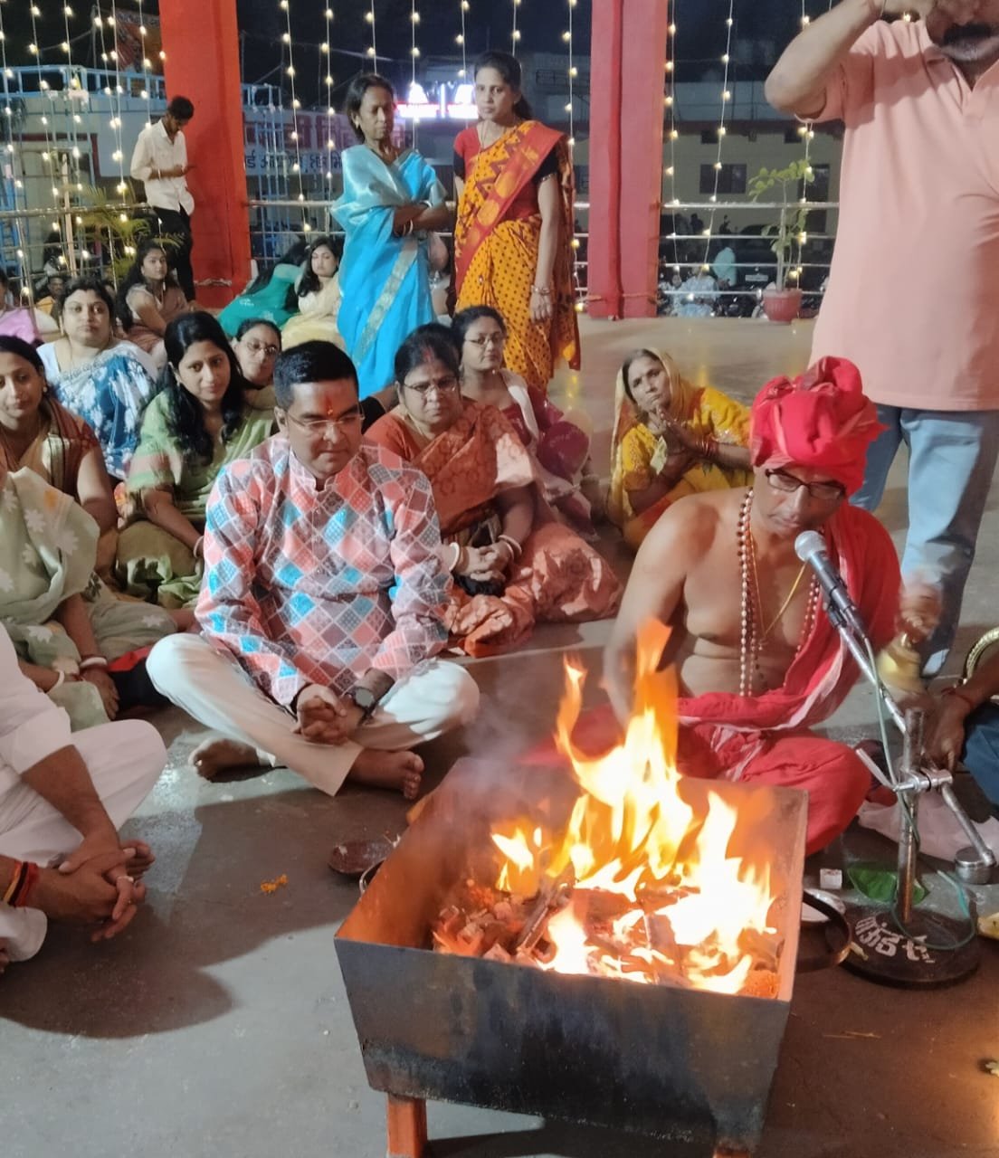 दीपावली की रात काली और गौरी पूजन में शामिल हुए विधायक रिकेश सेन, 7 कालीबाड़ी और 60 गौरी गौरा पूजन कार्यक्रमों में पहुंचे, रात भर पूजा-अर्चना बाद दोनों दिन जारी रहा विसर्जन