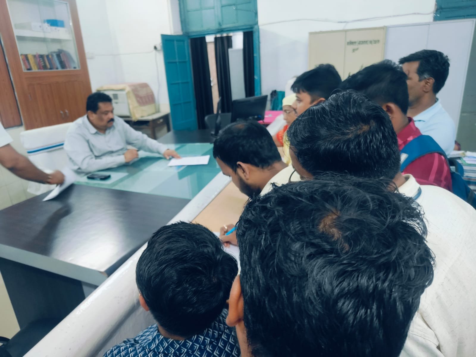 जरूरी खबर : आगामी तीन दिनों तक नहीं होंगे आधार से संबंधित कोई भी काम, छत्तीसगढ़ के 2000 आधार ऑपरेटर 7 सूत्रीय मांगों को लेकर रहेंगे हड़ताल पर