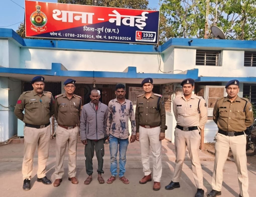 नेवई थाने का निगरानी बदमाश गिरफ्तार ,CISF के रिटायर्ड जवान किया था जानलेवा हमला, घटना में प्रयुक्त हथियार कटर भी बरामद