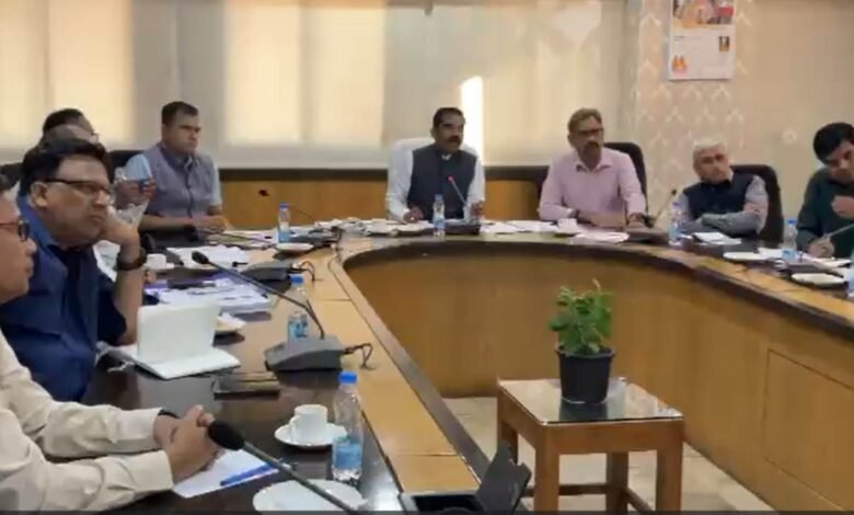 जरूरी खबर : छत्तीसगढ़ में अप्रैल 2019 के पूर्व पंजीकृत सभी वाहनों के ओनर को पूर्ण करनी होगी यह औपचारिकता, वर्ना नहीं दौड़ सकेंगे सड़क पर वाहन जरूरी खबर : छत्तीसगढ़ में अप्रैल 2019 के पूर्व पंजीकृत सभी वाहनों के ओनर को पूर्ण करनी होगी यह औपचारिकता, वर्ना नहीं दौड़ सकेंगे सड़क पर वाहन