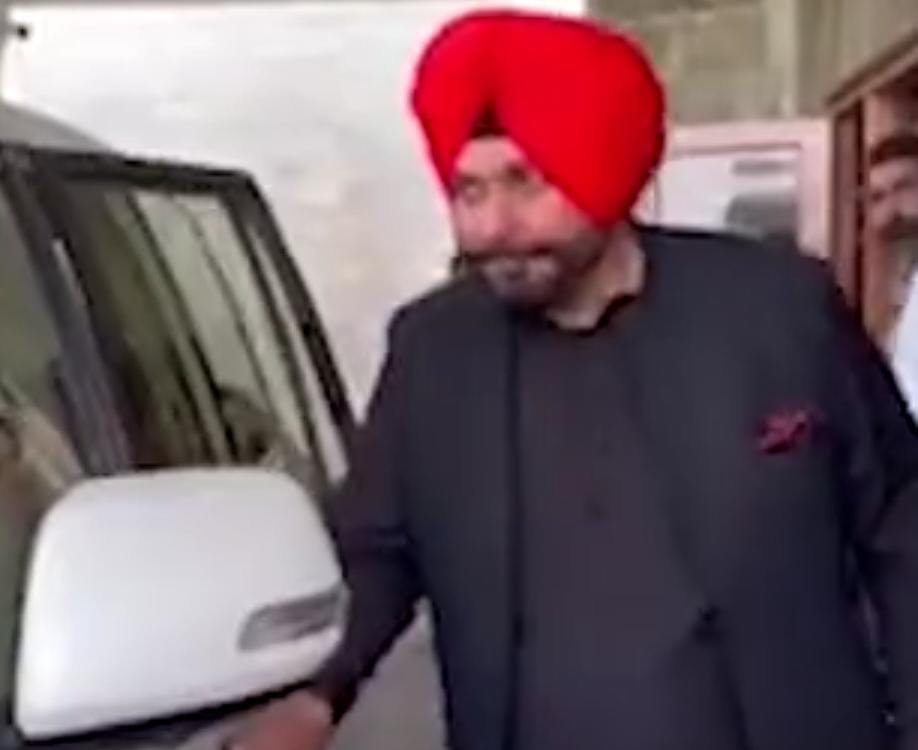 नींबू पानी, हल्दी और नीम से कैंसर ठीक होने का दावा करने वाले कांग्रेस नेता और पूर्व क्रिकेटर कामेडियन नवजोत सिंह सिद्धू की पत्नी को छत्तीसगढ़ सिविल सोसाइटी ने भेजा 850 करोड़ का लीगल नोटिस नींबू पानी, हल्दी और नीम से कैंसर ठीक होने का दावा करने वाले कांग्रेस नेता और पूर्व क्रिकेटर कामेडियन नवजोत सिंह सिद्धू की पत्नी को छत्तीसगढ़ सिविल सोसाइटी ने भेजा 850 करोड़ का लीगल नोटिस
