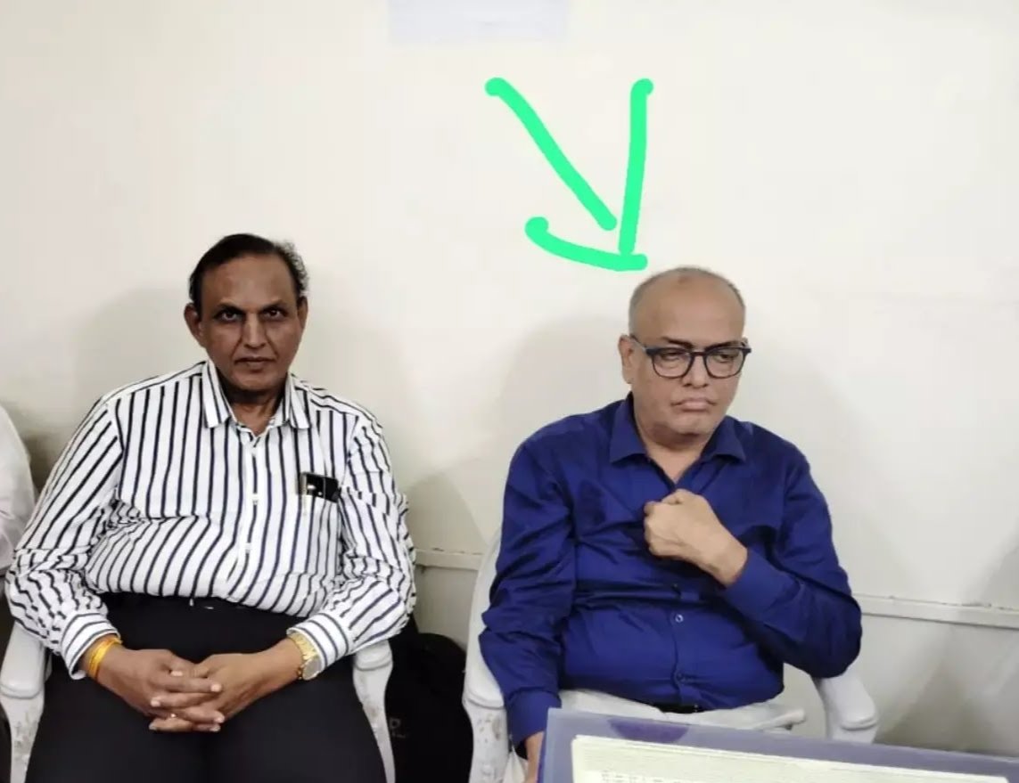 बड़ी खबर: नगर पालिका इंजीनियर रमेश वर्मा रिश्वत लेते ट्रेप, बिना अनुमति मकान बनाने की NOC के लिए मांगे थे रूपये, रीडर नायब तहसीलदार को भी लोकायुक्त ने दबोचा बड़ी खबर: नगर पालिका इंजीनियर रमेश वर्मा रिश्वत लेते ट्रेप, बिना अनुमति मकान बनाने की NOC के लिए मांगे थे रूपये, रीडर नायब तहसीलदार को भी लोकायुक्त ने दबोचा