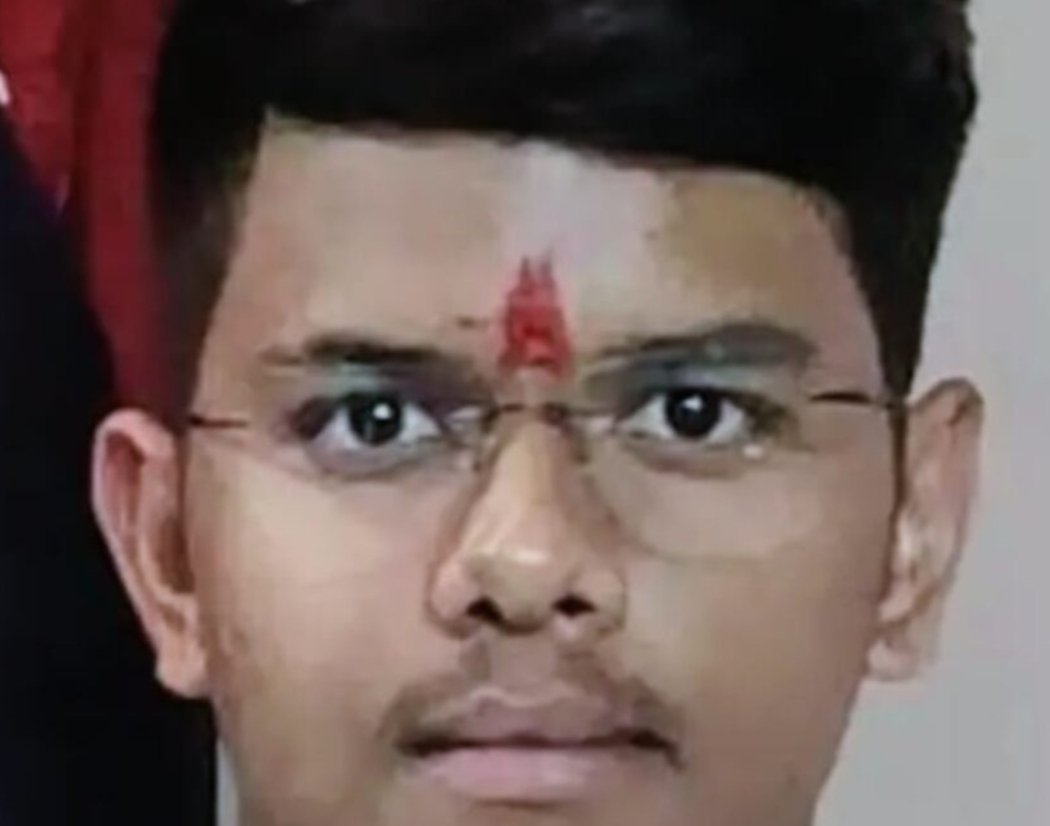 दर्दनाक खबर 🛑 दोस्त का जन्मदिन मनाने गया नेहरू नगर निवासी MBBS छात्र, बाइक से गिर डिवाइडर से टकराया सिर, मौत