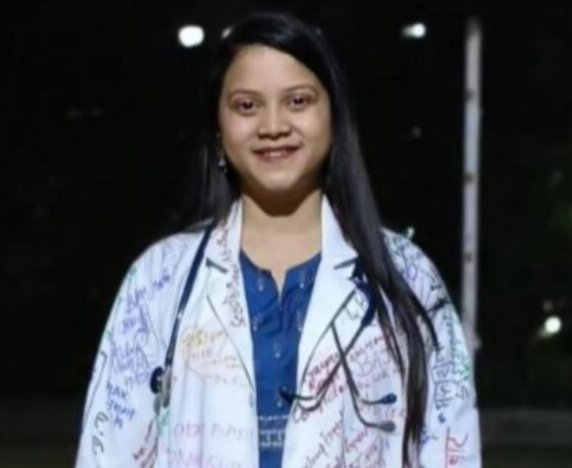 CG Breaking News : इंटर्नशिप पूरी करने वाली डॉक्टर ने अस्पताल में लगाई फांसी, जांच में जुटी पुलिस CG Breaking News : इंटर्नशिप पूरी करने वाली डॉक्टर ने अस्पताल में लगाई फांसी, जांच में जुटी पुलिस