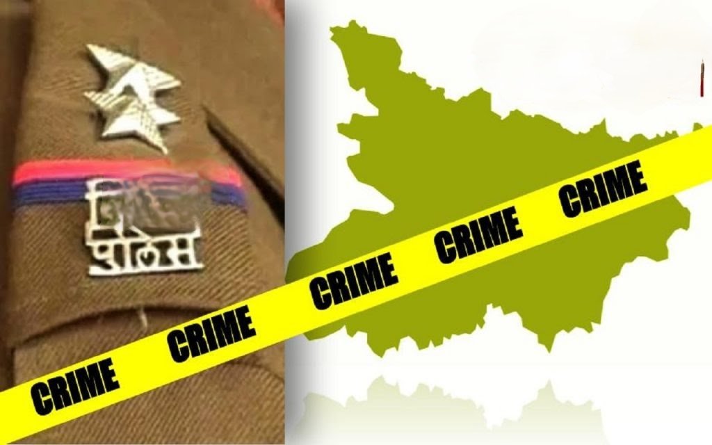 थाना में जब्त शराब का पैग बना पी गए पुलिस वाले, जो बच गई उसे बेच दिया, जांच बाद महिला सहित 7 पुलिसकर्मी गिरफ्तार