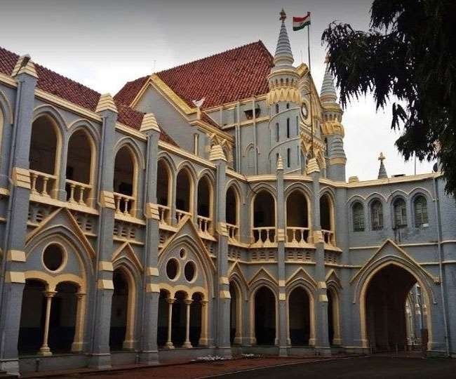 High Court : कब्र से निकाला जाएगा शिवप्रसाद साहू का शव, कवर्धा हत्या पर मृतक का दोबारा पीएम करने हाईकोर्ट का निर्देश High Court : कब्र से निकाला जाएगा शिवप्रसाद साहू का शव, कवर्धा हत्या पर मृतक का दोबारा पीएम करने हाईकोर्ट का निर्देश