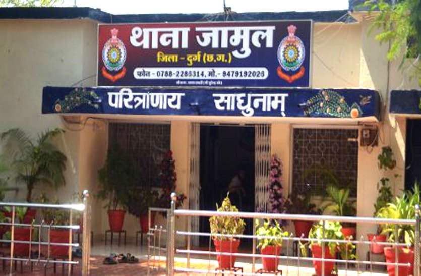 भिलाई में शराब पीने के लिए रूपये मांगे, नहीं देने पर दिनदहाड़े मारपीट कर जेब से निकाल ले गए, दो के खिलाफ FIR दर्ज भिलाई में शराब पीने के लिए रूपये मांगे, नहीं देने पर दिनदहाड़े मारपीट कर जेब से निकाल ले गए, दो के खिलाफ FIR दर्ज