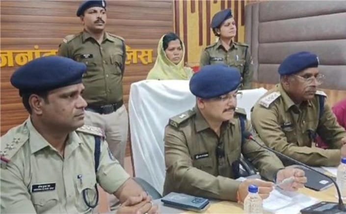 दुर्ग संभाग ब्रेकिंग : पानी के विवाद को लेकर एक महिला ने 70 वर्षीय बुजुर्ग महिला को उतार दिया मौत के घाट, जानिए पूरा मामला दुर्ग संभाग ब्रेकिंग : पानी के विवाद को लेकर एक महिला ने 70 वर्षीय बुजुर्ग महिला को उतार दिया मौत के घाट, जानिए पूरा मामला