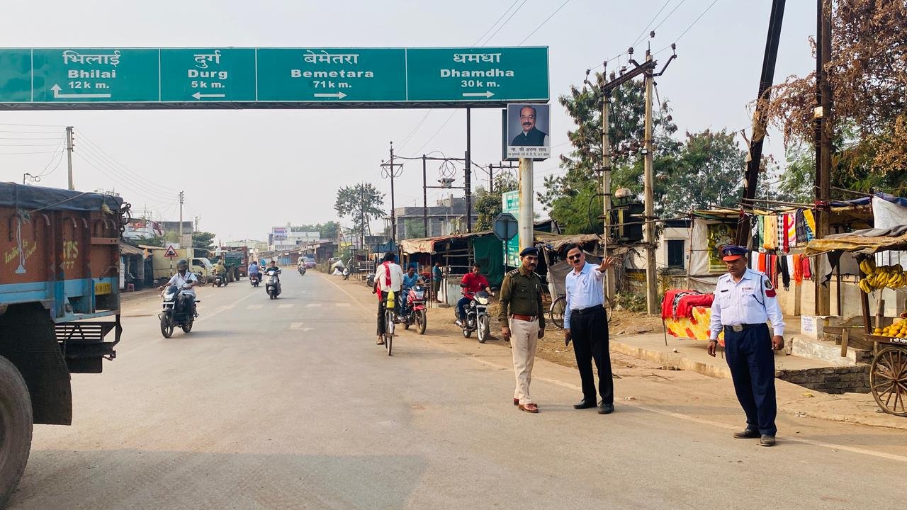 भिलाई दुर्ग के ब्लैक स्पॉट से दृष्टि बाधित बने होर्डिंग हटेंगे, अंतरविभागीय लीड एजेंसी ने दिए निर्देश, नवनिर्मित स्टॉपर का सुक्ष्म निरीक्षण किया टीम ने भिलाई दुर्ग के ब्लैक स्पॉट से दृष्टि बाधित बने होर्डिंग हटेंगे, अंतरविभागीय लीड एजेंसी ने दिए निर्देश, नवनिर्मित स्टॉपर का सुक्ष्म निरीक्षण किया टीम ने