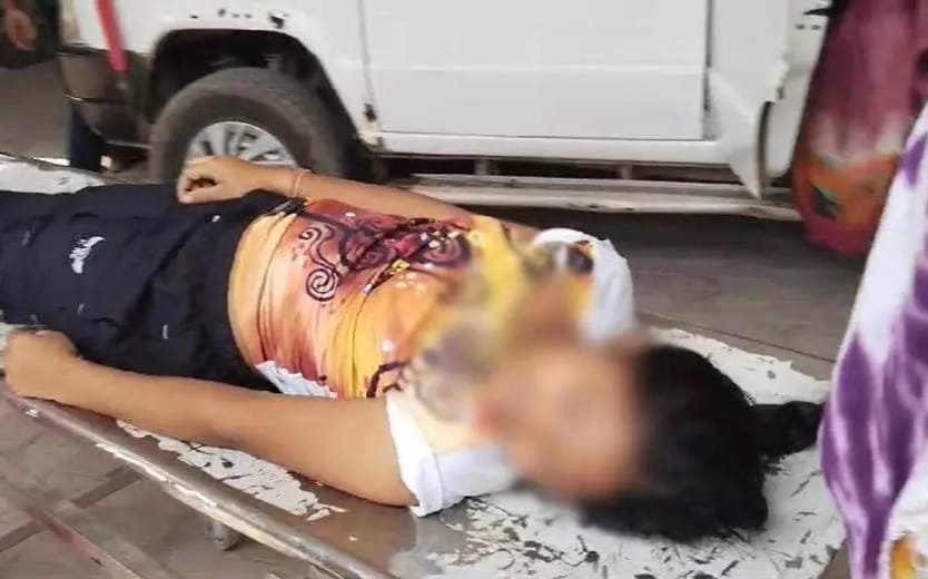 CG BREAKING: हॉस्टल की तीसरी मंजिल से नीचे गिरी छात्रा, हालत गंभीर, इलाज के लिए लाया गया रायपुर