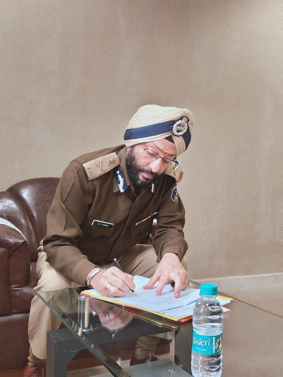 सीनियर IPS जीपी सिंह की वापसी , पुलिस मुख्यालय में दी जॉइनिंग सीनियर IPS जीपी सिंह की वापसी , पुलिस मुख्यालय में दी जॉइनिंग