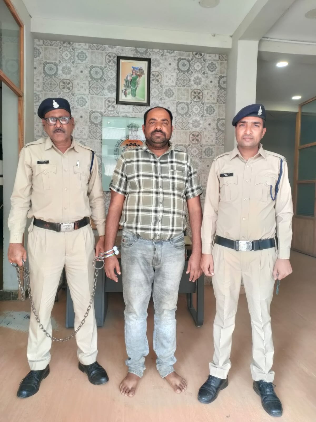 दुर्ग का 10 हजार रुपए ईनामी पशु तस्कर गिरफ्तार, लम्बे समय से चल रहा था फरार