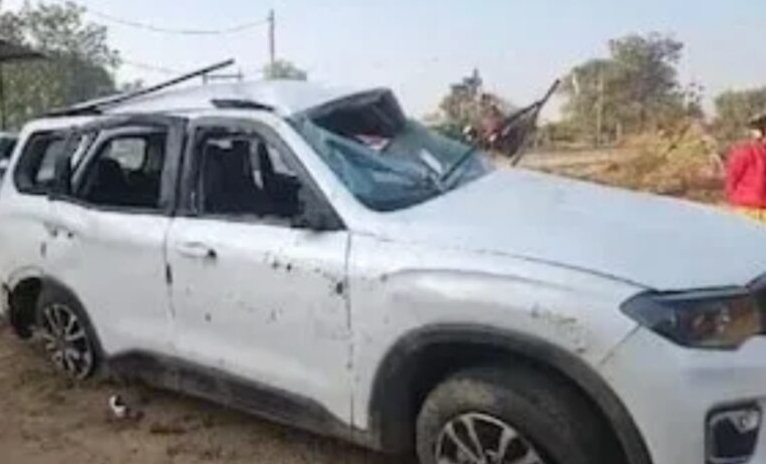 CG Breaking : तेज रफ्तार कार का टायर फटा, तीन की मौत, दो घायल, शादी समारोह से लौट रहा था परिवार
