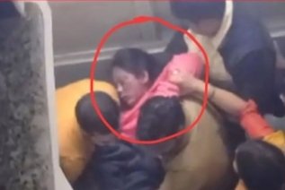 45 मिनट लिफ्ट में लटकी रही नई-नवेली मां, चीखती रही-चिल्लाती रही, फिर हो गई खामोश!