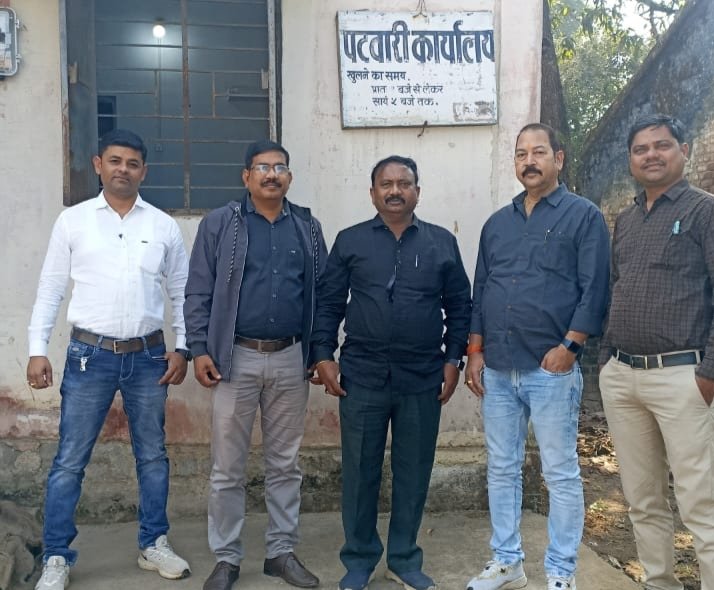 शासन द्वारा ऑनलाइन कार्यों के संसाधन उपलब्ध नहीं कराने पर पूरे प्रदेश के पटवारियों ने अनिश्चितकालीन ऑनलाइन कार्यों का किया बहिष्कार