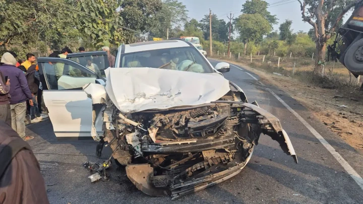 छत्तीसगढ़ के विधायक की कार हुई दुर्घटनाग्रस्त परिवार के साथ जा रहे थे महाकुंभ