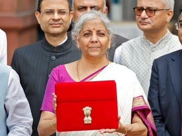Budget 2025 :   मिडिल क्लास को बड़ा तोहफा देने की तैयारी में मोदी सरकार