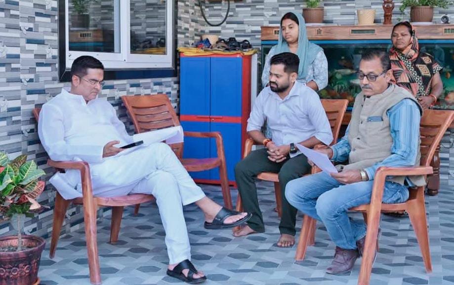 भिलाई के कोहका में बड़ी चोरी, MLA रिकेश पीड़ित परिवार से मिले
