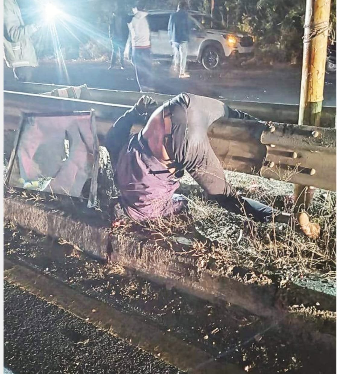 CG ख़बर : डिवाइडर से टकराई तेज रफ्तार बाइक, दो युवकों की मौत CG ख़बर : डिवाइडर से टकराई तेज रफ्तार बाइक, दो युवकों की मौत