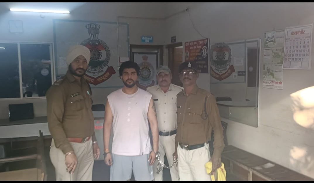 ग्रीन वैली के गेट पर गार्ड को कार से उड़ने वाला गिरफ्तार, भेजा गया जेल, कार जप्त ग्रीन वैली के गेट पर गार्ड को कार से उड़ने वाला गिरफ्तार, भेजा गया जेल, कार जप्त