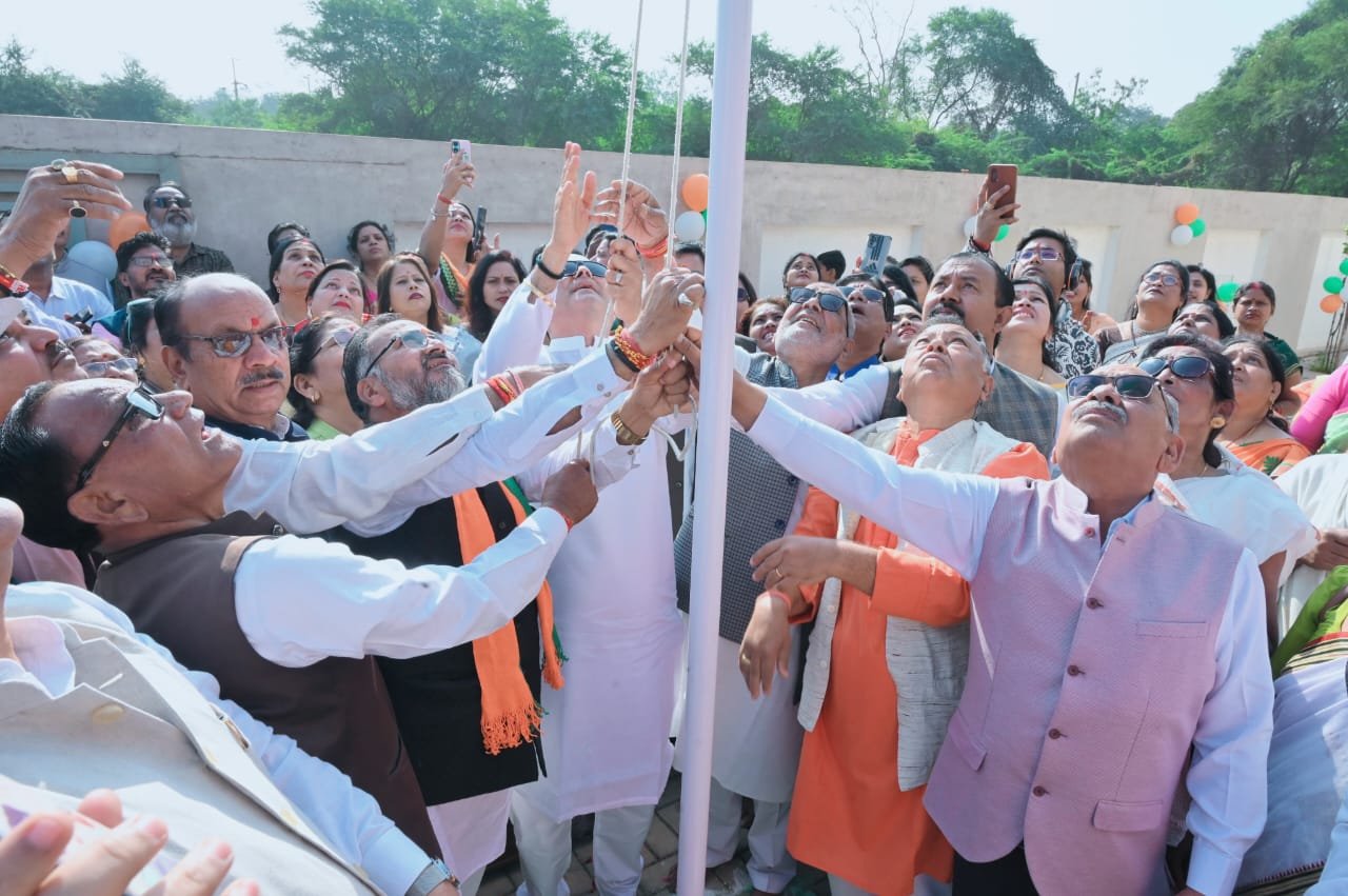 संविधान के अनुरूप कार्य करते हुए नये भारत के निर्माण में बनें सहयोगी-रिकेश सेन