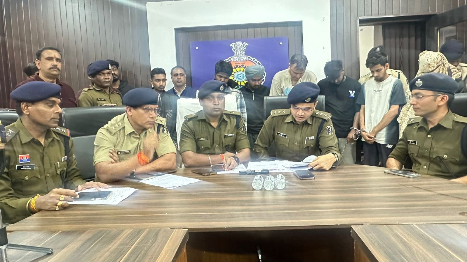 दुर्ग पुलिस ने साइबर फ्रॉड में शामिल 35 को गिरफ्तार कर भेजा जेल