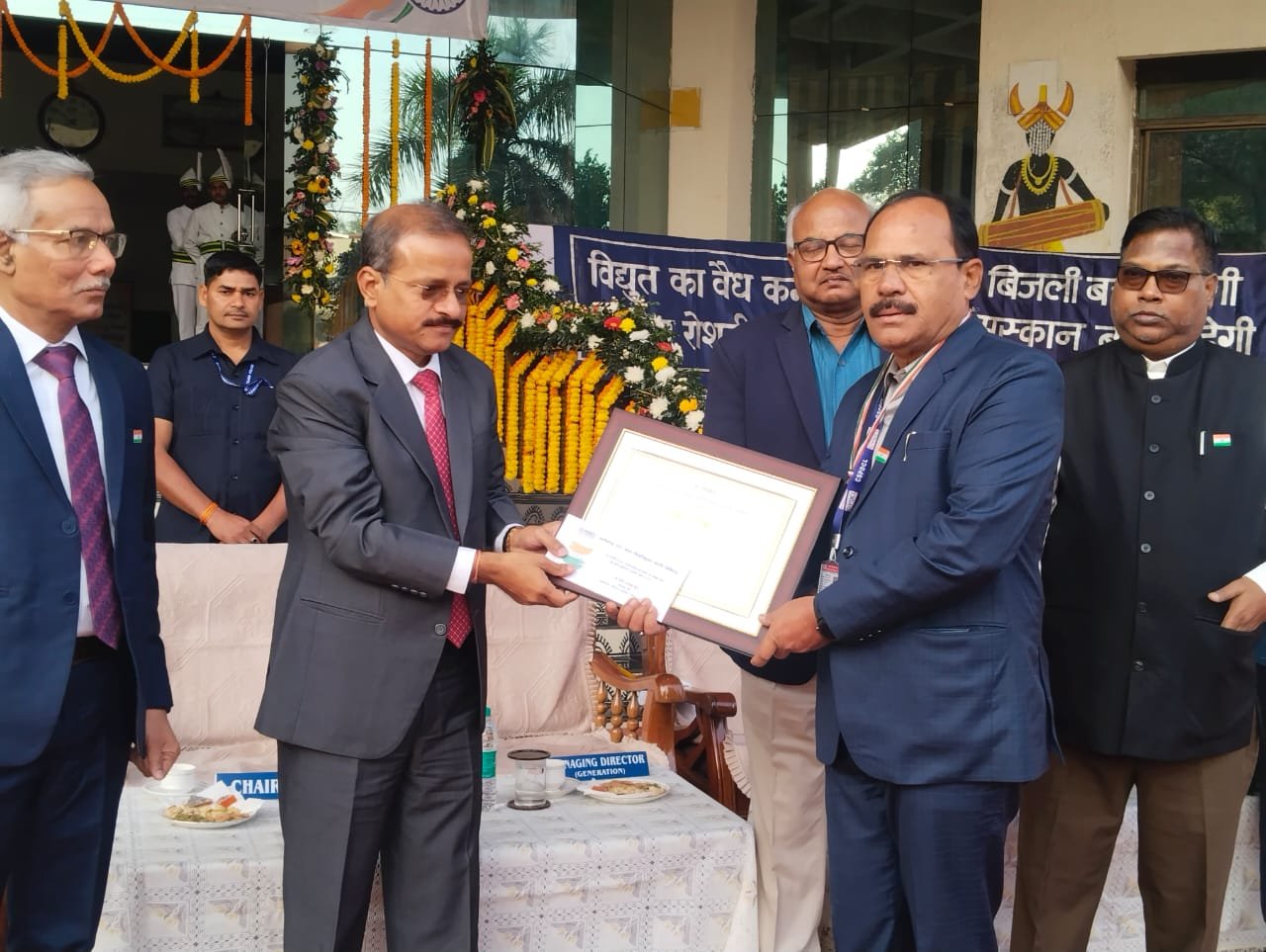 इंजीनियर अमीर उल्लाह विशिष्ट सेवा कार्य के लिए राज्य स्तरीय अवार्ड से सम्मानित इंजीनियर अमीर उल्लाह विशिष्ट सेवा कार्य के लिए राज्य स्तरीय अवार्ड से सम्मानित