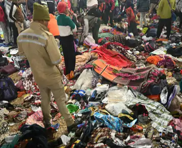 महाकुंभ में मची भगदड़, 17 श्रद्धालुओं की मौत की सूचना, कई घायल महाकुंभ में मची भगदड़, 17 श्रद्धालुओं की मौत की सूचना, कई घायल