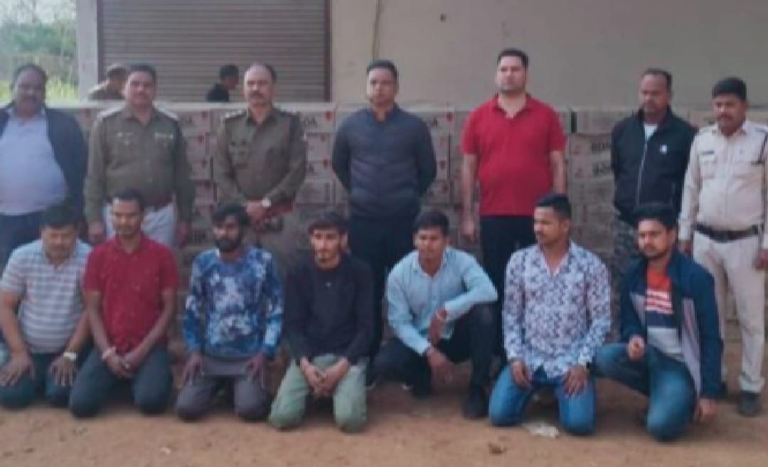 कांग्रेस ब्लाक अध्यक्ष के फार्म हाउस से पकड़ाई 500 पेटी अवैध शराब