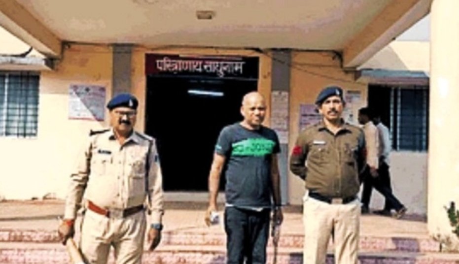 CID अफसर बनकर निजी अस्पताल संचालक डॉक्टर से वसूले 7 लाख, अब जेल में
