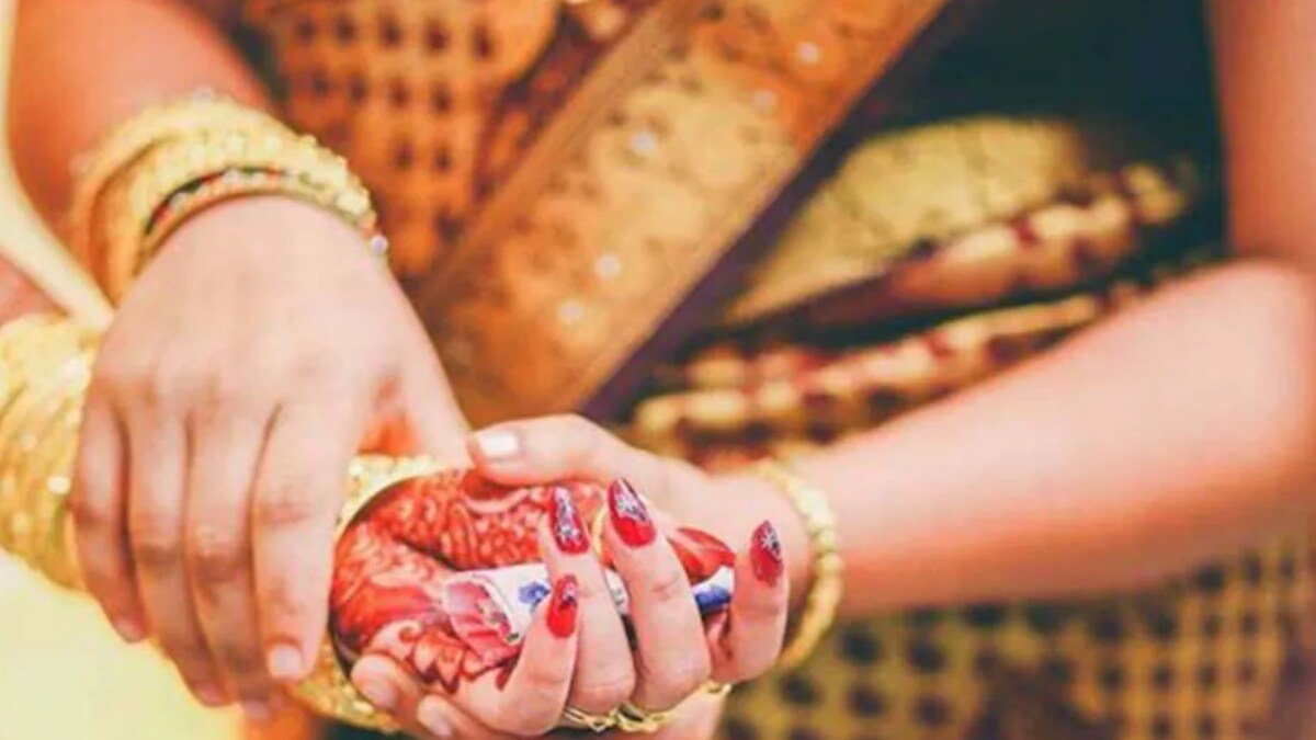11 लाख में हुई शादी, सलाना 25 लाख आय वाले पति ने कहा – 20 लाख और चाहिए”