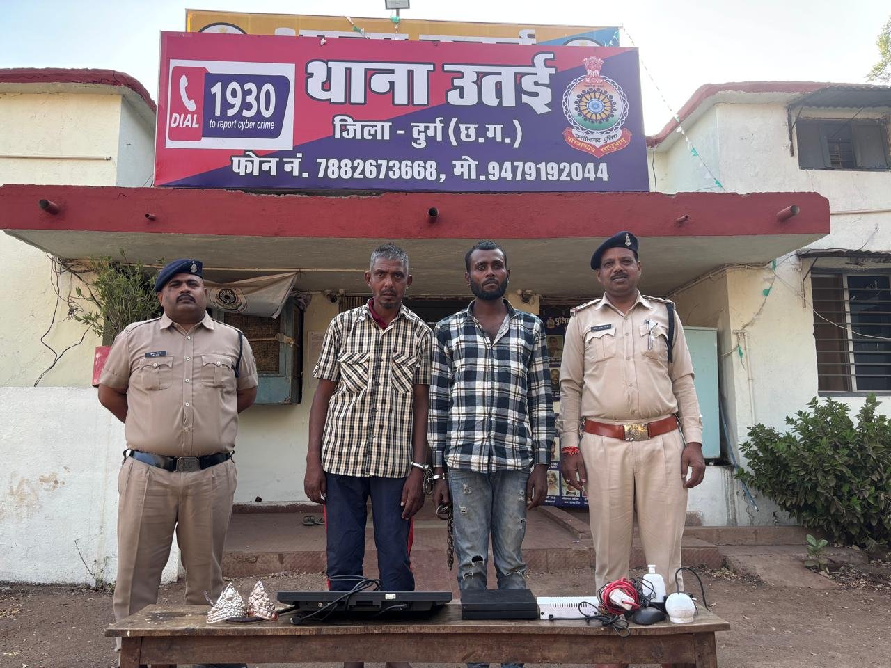 शनि मंदिर से मुकुट व दान पत्र से नगदी चोरी, 24 घंटे के भीतर दोनों आरोपी गिरफ्तार