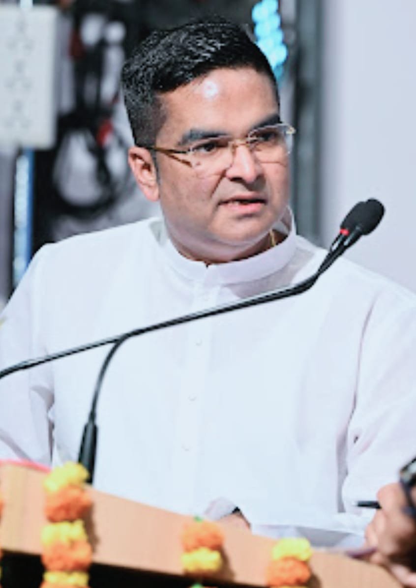 रेत-मुरूम खनन पर MLA रिकेश के तारांकित प्रश्न पर CM साय ने दिया जवाब रेत-मुरूम खनन पर MLA रिकेश के तारांकित प्रश्न पर CM साय ने दिया जवाब